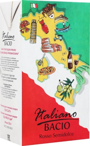 Вино Итальяно Бачо красное полусладкое 1л