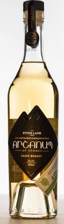 Бренди фруктовый виноградный Тайна Камней 0,5л